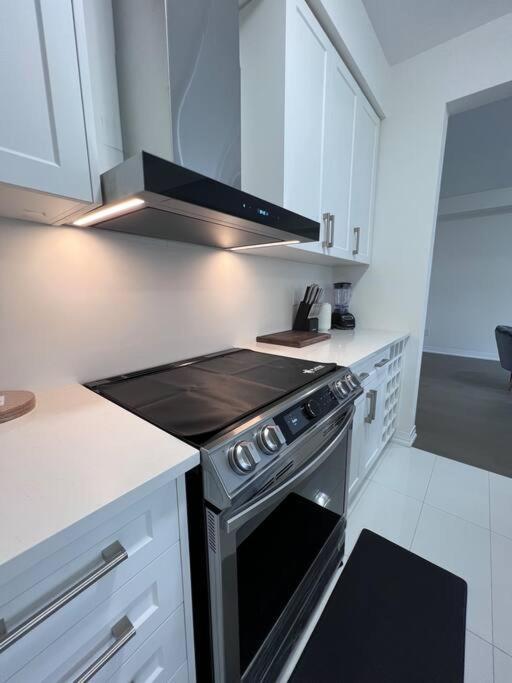 Brand New 4 Bedroom Villa By Hamilton Airport! Luaran gambar